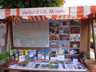 Infostand des Verbundes Oö. Museen bei der Ortsbildmesse