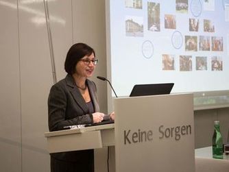 Dr. Claudia Peschel-Wacha vom Volkskundemuseum Wien hielt den Festvortrag.