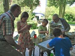 Honigabfüllen im Schlossmuseum Feldegg in Pram