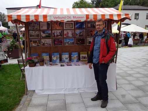 Infostand des Verbundes Oö. Museen bei der Ortsbildmesse