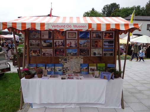 Infostand des Verbundes Oö. Museen bei der Ortsbildmesse