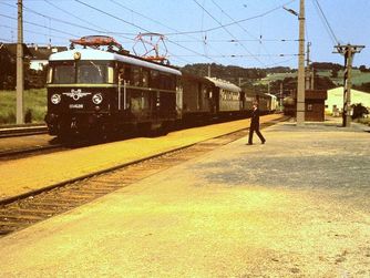 Historische Aufnahme: Bahnsteig, 1982
