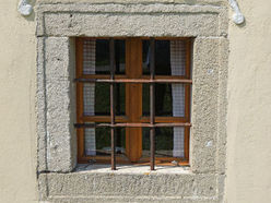 Stuckdekor an den Fenstern im Freilichtmuseum Pelmberg
