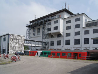 Führungen durch die Ausstellung finden um 11:00 Uhr und 14:00 Uhr statt.