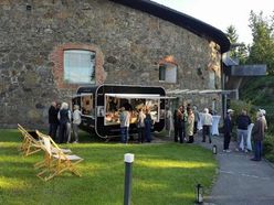 Museen bringen Menschen zusammen: innerhalb und außerhalb der Museumsräume.