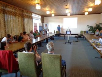 Beim Museumsgespräch für das Inn- und Hausruckviertel im Stadtamt Altheim berichtete Christian Hemmers u. a. über das Thema Datenschutz.