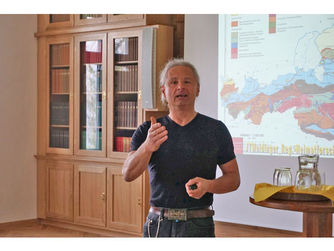Mag. Dr. Johannes Weidinger referierte zur Geologie des Salzkammergutes