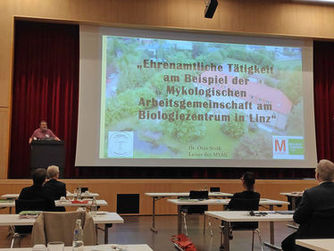Dr. Otto Stoik stellte die Mykologische Arbeitsgemeinschaft am Biologiezentrum Linz vor.