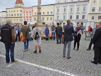 Am Nachmittag wurden Stadtführungen, Kellerführungen sowie eine Ausstellungsführung zum Thema "Die Freistädter Schützenscheiben" angeboten.