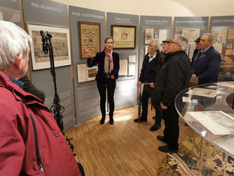 Die Stadtführung startete im Ausstellungsbereich "Stadtgeschichte" im Museum Innviertler Volkskundehaus.
