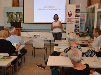 Bettina Preinfalk vom Pferdeisenbahnmuseum bei ihrem Kurzbericht