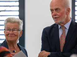 Ursula Pötscher vom Verbund OÖ Museen und Josef Plöchl vom Bauernmöbelmuseum Hirschbach