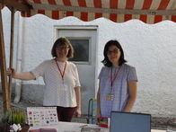 Für das OÖ Forum Volkskultur betreuten Ingrid Rammer und Anita Winkler einen eigenen Infostand.