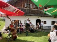 Bei einem stimmungsvollen Nachmittag wurde die heurige Museumssaison im Viechtauer Heimathaus eröffnet.