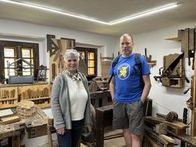 Einblicke in die Produktion der bekannten Viechtauer Waren gabs im Viechtauer Heimathaus.