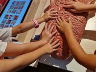 Gemeinsam wurde die Ausstellung "FUTURE FOOD" im Museum Arbeitswelt erkundet.