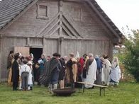 Ein spannendes Angebot im Keltendorf Mitterkirchen war eine historische Modenschau sowie Aktivprogramme und Sonderführungen zum Thema "Keltischer Chic"!