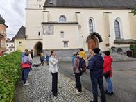 Auf unsichtbare Spuren der Geschichte begab man sich in Grein: Bei einem Rundgang konnte man viel Wissenwertes über die Stadtgeschichte anhand von Kleindenkmälern und Fassadenbildern erfahren.