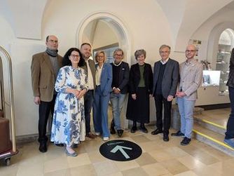 Bürgermeisterin Ines Schiller, Dr.in Herta Neiß und das Team der Museen der Stadt Bad Ischl, Präsident Dr. Reinhold Klinger und Geschäftsführer Dr. Klaus Landa