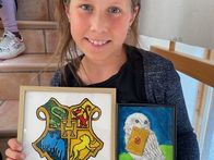Individuelle Werke nach historischer Maltechnik enstanden im Hinterglasmuseum. Ein spannendes Angebot für die Kinder!
