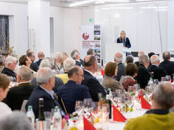 Kulturdirektorin Mag.a Margot Nazzal von der Direktion Kultur und Gesellschaft dankte allen ehrenamtlichen Mitarbeiterinnen und Mitarbeitern für ihr überaus wertvolles ehrenamtliches Engagement.