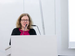 Mag.a Angelika Doppelbauer (kulturbegeistert. Projekte im kulturellen Feld) präsentierte in ihrem Festvortrag Ergebnisse eines Workshops mit jungen Ehrenamtlichen. 