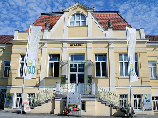 Das Forum Hall beherbergt drei Ausstellungen unter einem Dach.