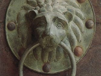 Stift Steyr-Gleink, Türzieher in Form eines Löwenkopfes 