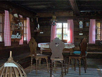 Blick in die Stube im Heimathaus Schalchen