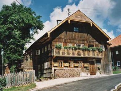 Schatzdorfer-Haus in Großpiesenham, Pramet