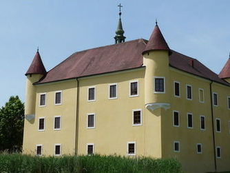 Schloss Sigharting ist als Museum und Veranstaltungsort ein Ort der Begegnung und Kultur für die Sighartinger Bevölkerung.