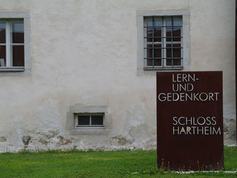 Der Eingangsbereich des Lern- und Gedenkortes Schloss Hartheim