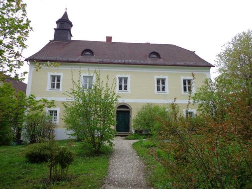 Im Schloss Zwickledt schuf Alfred Kubin den Großteil seines bildnerischen Werkes.