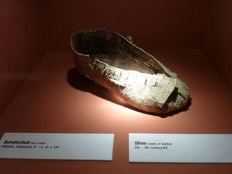 Bundschuh aus Leder, 8.- 4.Jh. v. Chr., Welterbemuseum Hallstatt