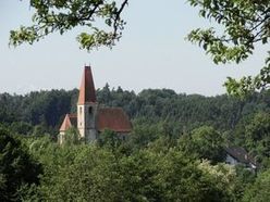 Blick auf die Kirche von Altenburg