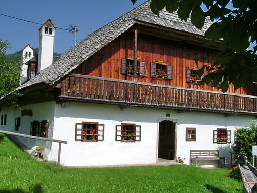 Viechtauer Heimathaus Neukirchen bei Altmünster, Außenansicht