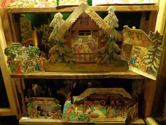 Papierkrippen im Weihnachtsmuseum in Weitersfelden