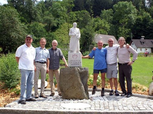 Renovierter Nagelschmiedbrunnen am Nagelschmiedeweg in Losenstein.