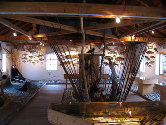 Im Obergeschoß des Gebäudes befindet sich das Fischermuseum.
