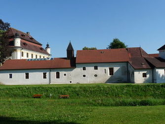 Schloss Traun, Ringmantelanlage