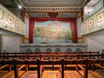 Blick auf die Bühne im Historischen Stadttheater Grein