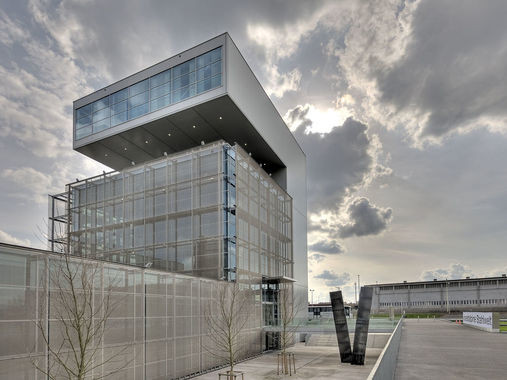 Beeindruckendes Gebäude im Werksgelände: Die voestalpine Stahlwelt