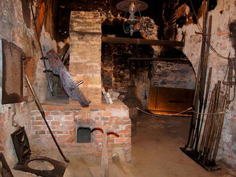 Die im Originalzustand erhaltene Glockengießerei geht auf das Jahr 1383 zurück.