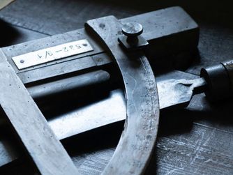 Die Sammlung im Heimathaus umfasst zahlreiche handwerkliche Objekte: Winkelmesser