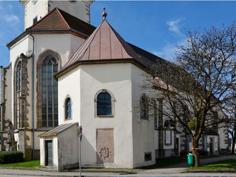 Außenansicht der Gruftkapelle in der Pfarrkirche Hellmonsödt.