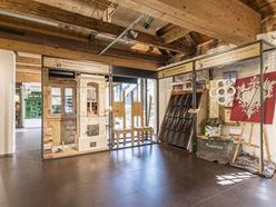 Blick in die Ausstellung im Hand.Werk.Haus Salzkammergut: Hafnerei, Dackdecker & Spengler, Maler