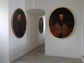 Im Stiftsmuseum Garsten wird die geschichtliche Entwicklung und der Einfluss des Stiftes Garsten von der Gründung 1082 durch Ottakar II. bis zu seiner Aufhebung 1787 durch Josef II. präsentiert. 
