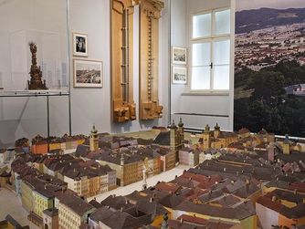 Ausstellungsansicht: Linz Blick. Die Stadt im Fokus.