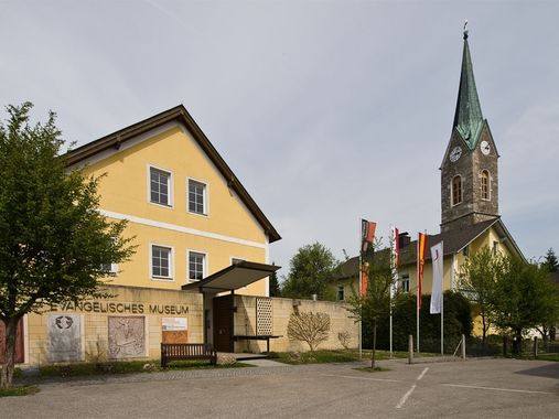 Außenansicht des Evangelischen Museums Oberösterreich