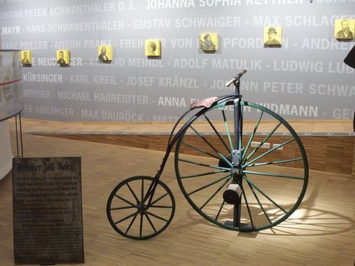 Blick in die Stadtgeschichte-Ausstellung, Museum Innviertler Volkskundehaus